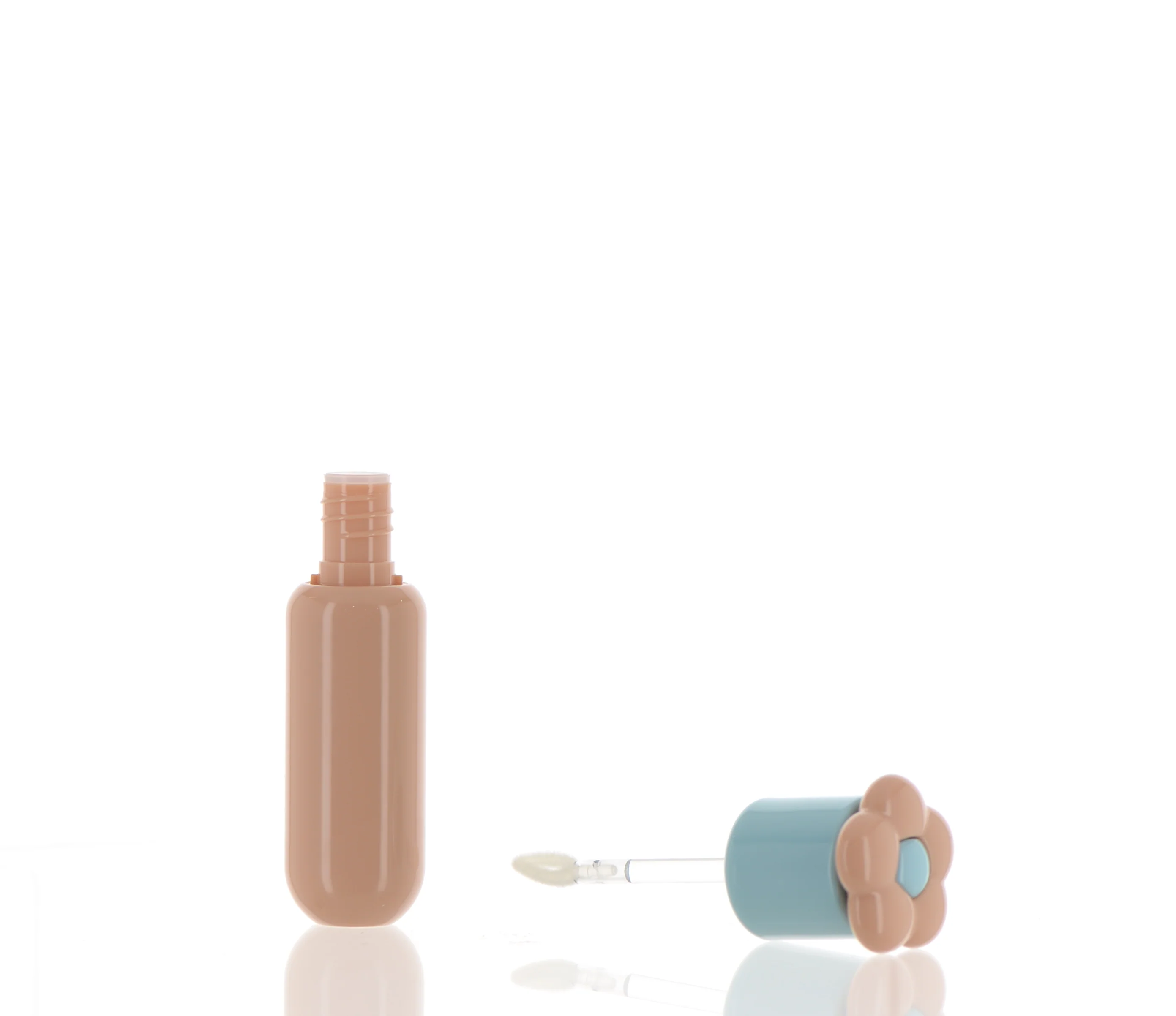 ABS/AS Lip Gloss Component with Flower Shape Applicator Cap - Image 3