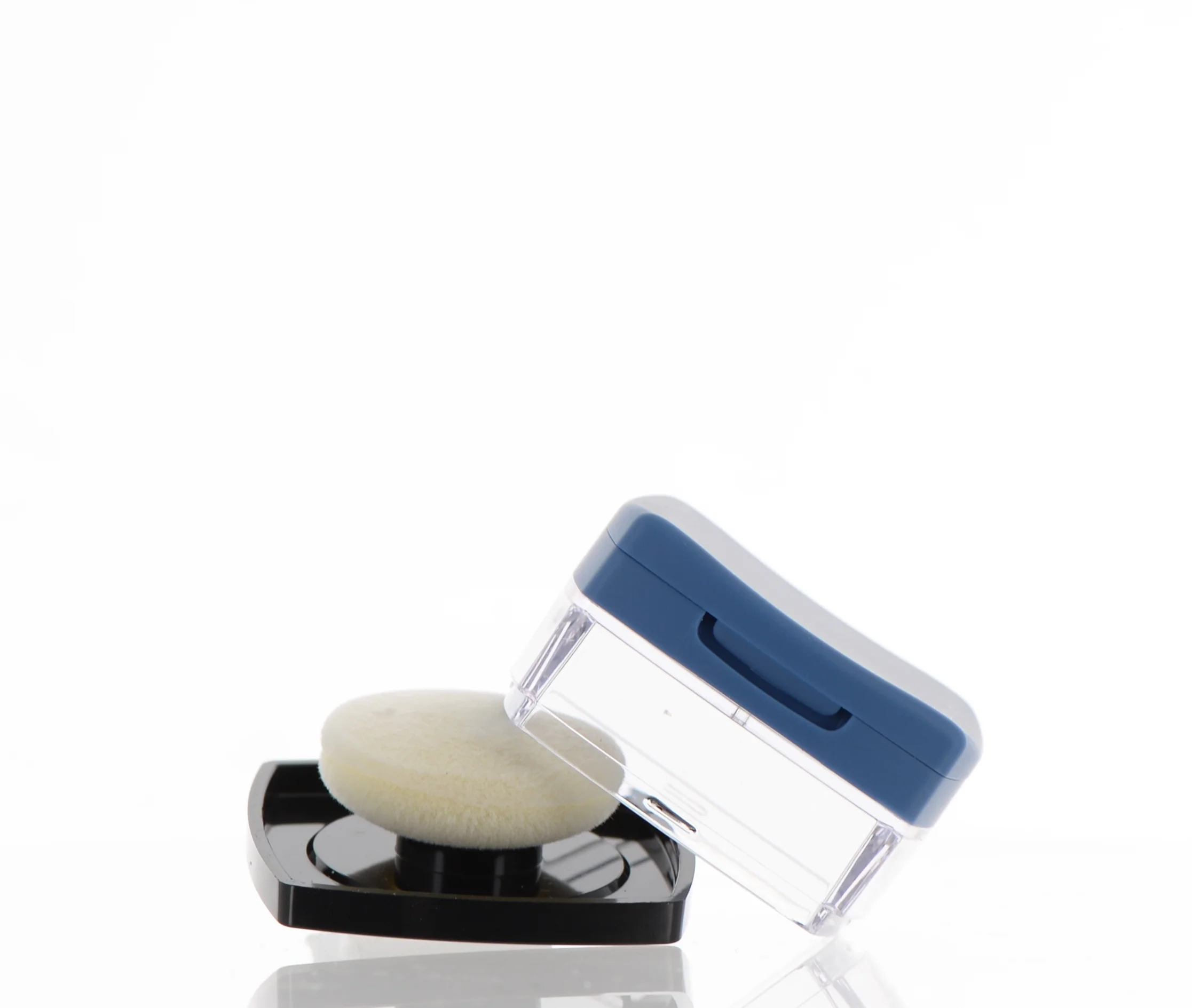 Makeup Compact with Mirror and Sponge - Image 3